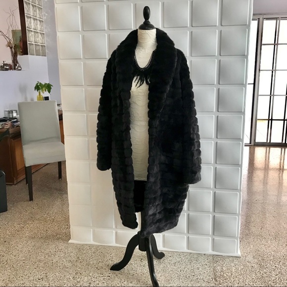 Victoria Sport Faux fur Long Coat - Picture 3 of 9